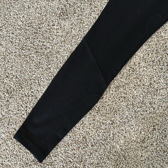 ATHLETA Stellar Knit Crop, Black, Size 6, Like New - Picture 7 of 10